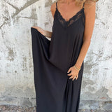 ROSAMUND | CLASSIC V-NECK MAXI DRESS