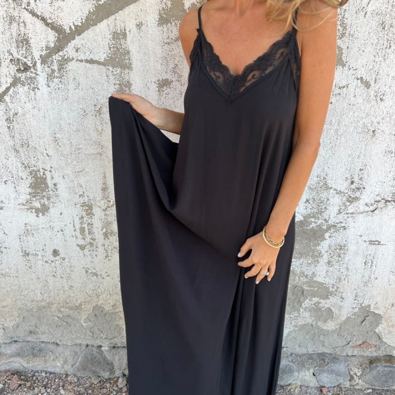 ROSAMUND | CLASSIC V-NECK MAXI DRESS